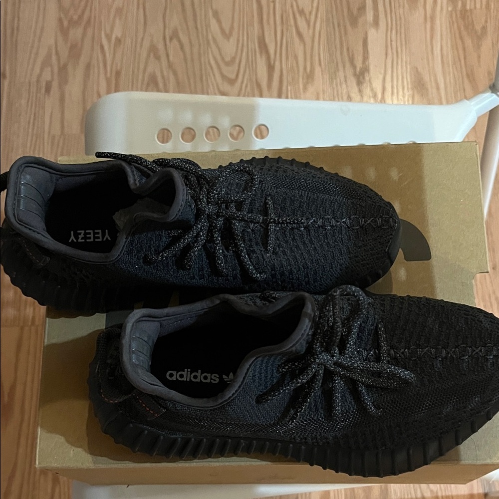 Yeezy Black Knit Sneakers/Men size 5/Women size 6/excellent condition/ Worn once - Picture 5 of 6